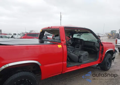 2005 Chevrolet Silverado 1500 Lt z USA, uszkodzony, nr VIN 1GCEK19B95Z228043